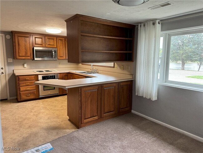 Foto del edificio - 1045 Lake View Dr