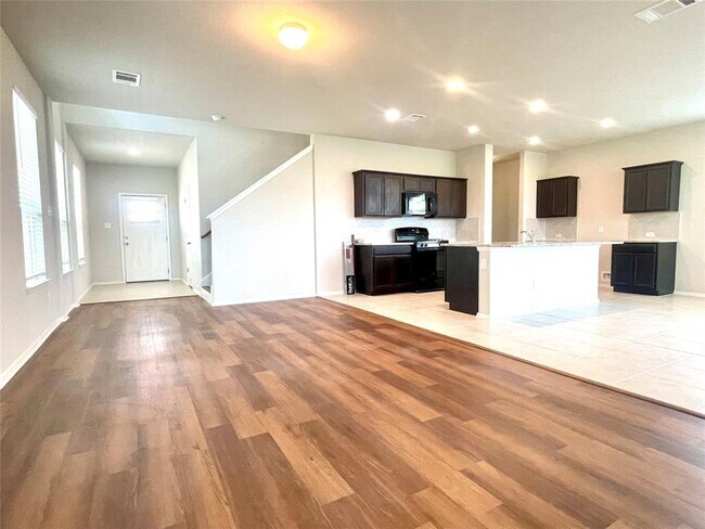 Building Photo - 6701 Wolf Pack Dr
