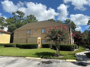 Building Photo - 6019 Scotchwood Glen