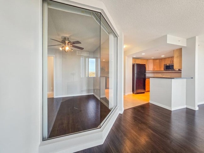 Building Photo - 2.0 bedroom in Calgary Alberta T2P 5K1