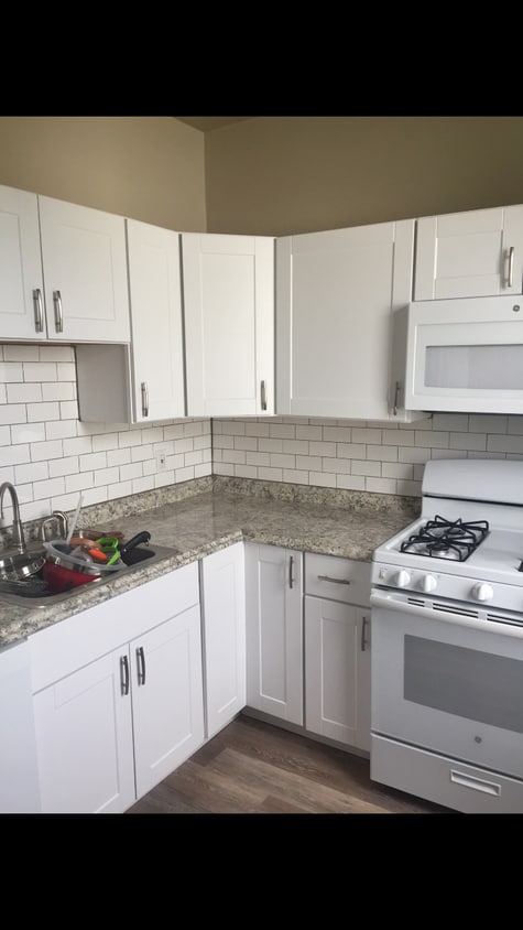 Kitchen - 3239 Ward St