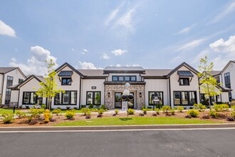 Building Photo - Evolve at Homestead