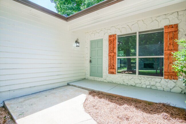 Foto del edificio - 3137 Glen Hollow Dr