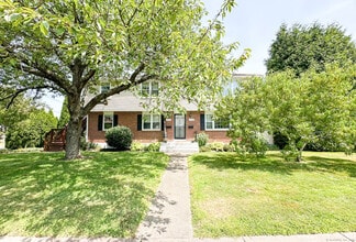 Building Photo - 176 Wolcott Hill Rd