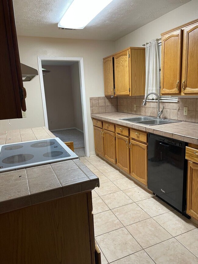 Building Photo - Remodeled Bossier 4 Bedroom Home