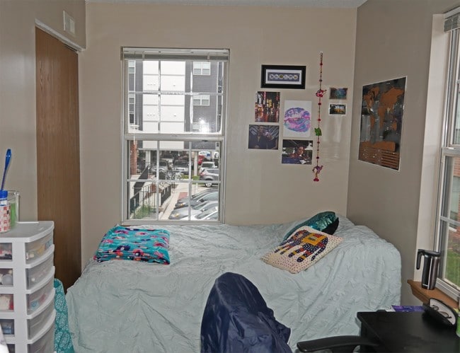 Building Photo - 1009 S 2nd St