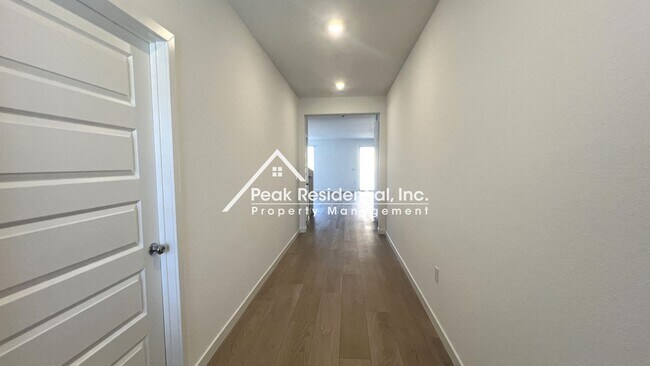 Building Photo - Brand New 4bd/3.5ba Home and Seperate 1bd/...