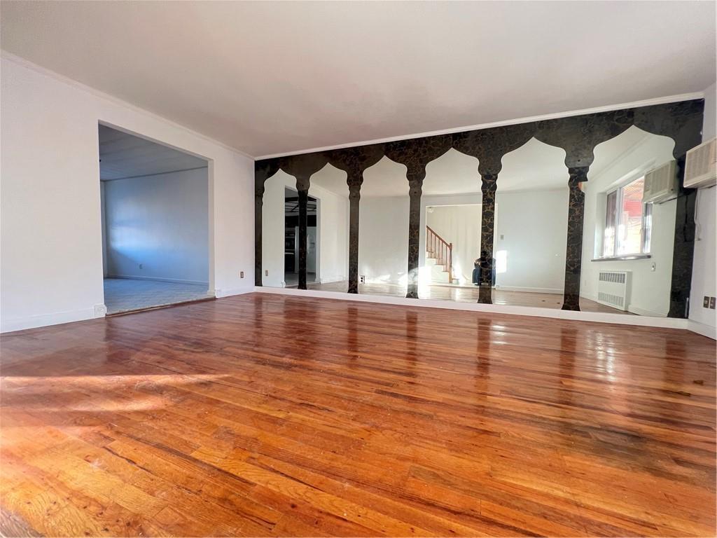 Primary Photo - 2161 W 12th St