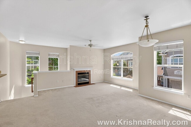 Building Photo - 1175 NE 64th Ln