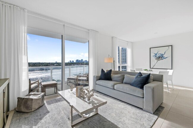 Foto del edificio - 401 N Birch Rd