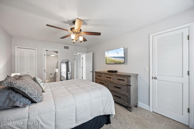 Foto del edificio - 7050 US-1