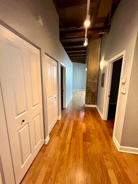 Foto del edificio - 4131 W Belmont Ave