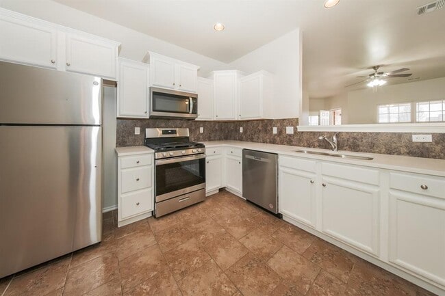 Foto del edificio - 4601 Wagner Lake Dr