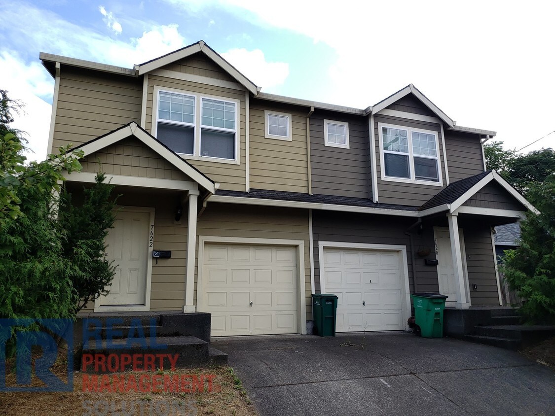 Primary Photo - Wonderful Townhome in Woodmere