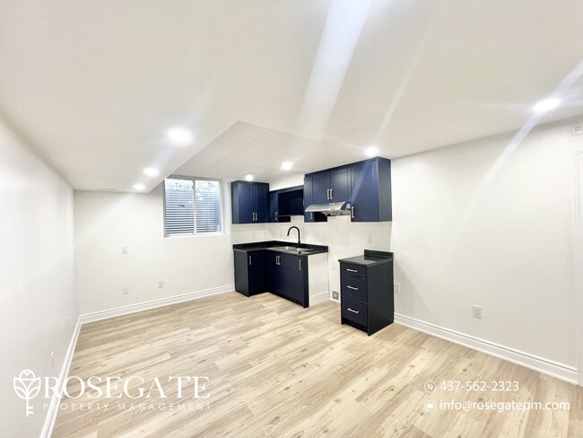 Building Photo - Bright & Stylish 2-Bedroom Unit in Prime C...