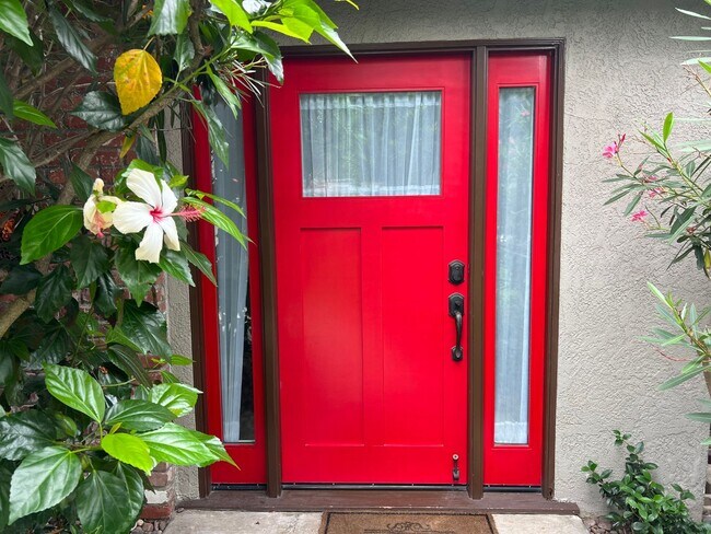 Building Photo - Stunning 3-Bedroom, 2-Bath Home with Ocean Views Less Than a Mile from the Beach in Redondo Beach!