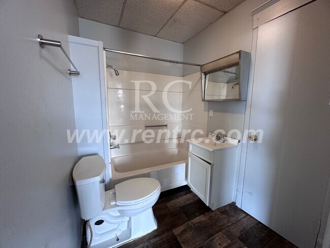 Building Photo - 425-3B Vermilion-N