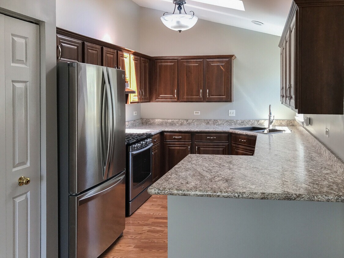 Primary Photo - 1320 Brunswick Ct