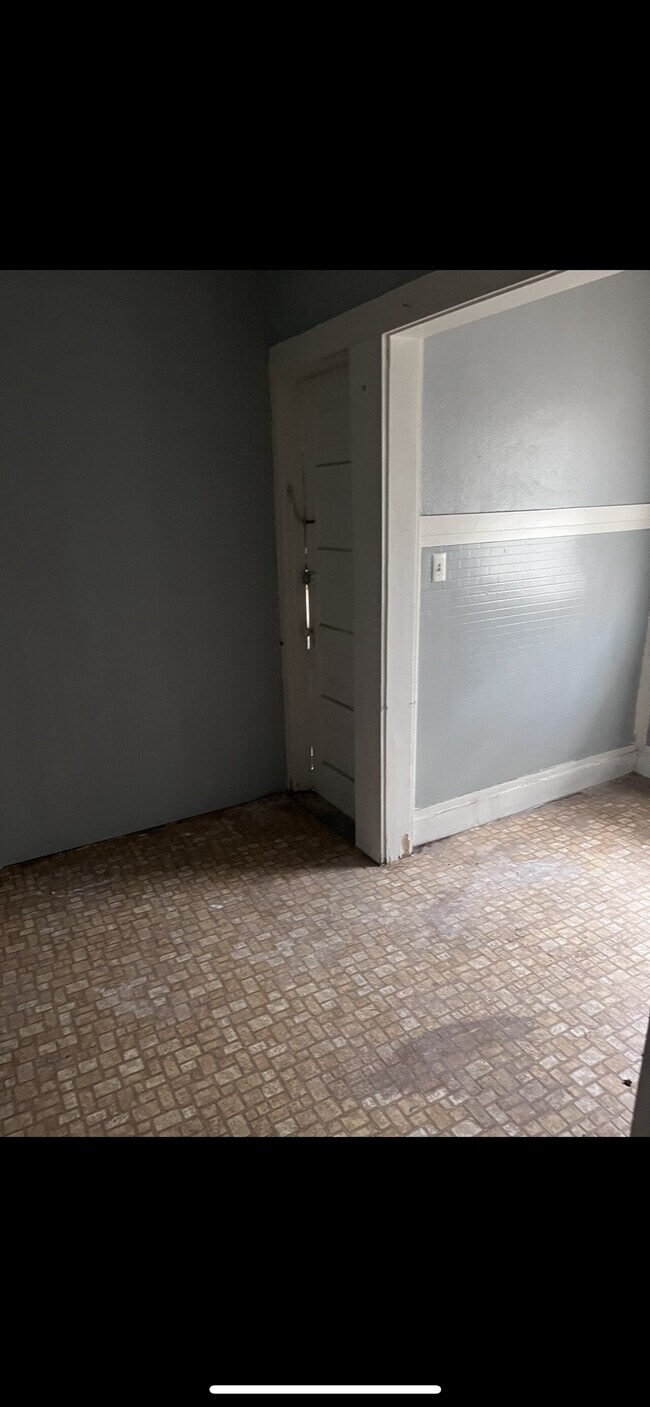 Foto del edificio - 2123 Ave F.