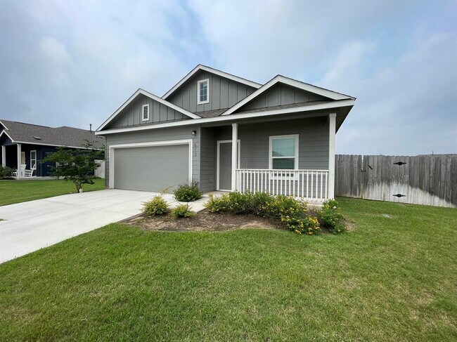 Building Photo - 613 Blanco Vista