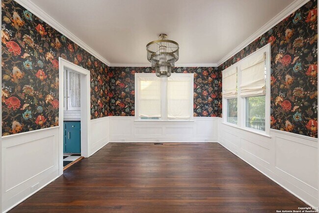 Foto del edificio - 418 W Rosewood Ave