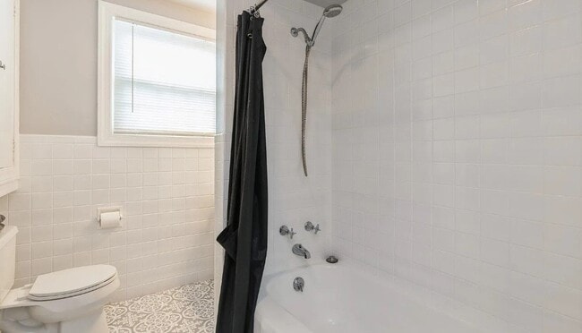 Foto del edificio - 9546 Springfield Ave