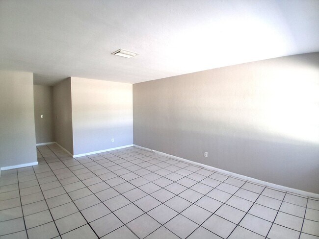 Foto del edificio - 2203-2205 SE 15th Pl