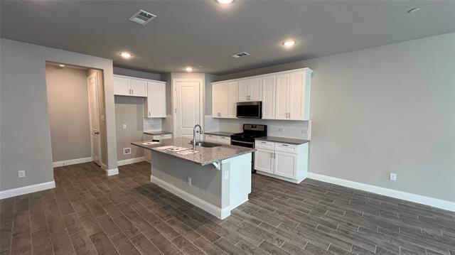 Building Photo - 905 Suma Dr