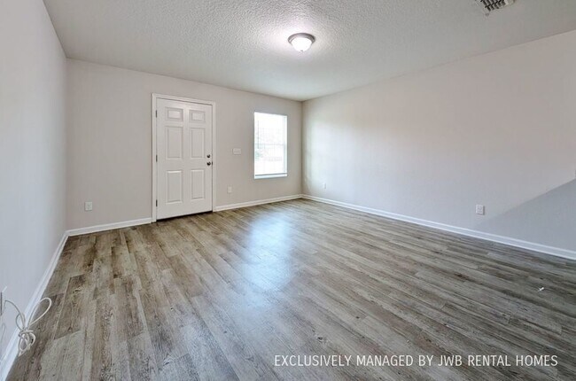 Foto del edificio - 8478 McGirts Village Ln