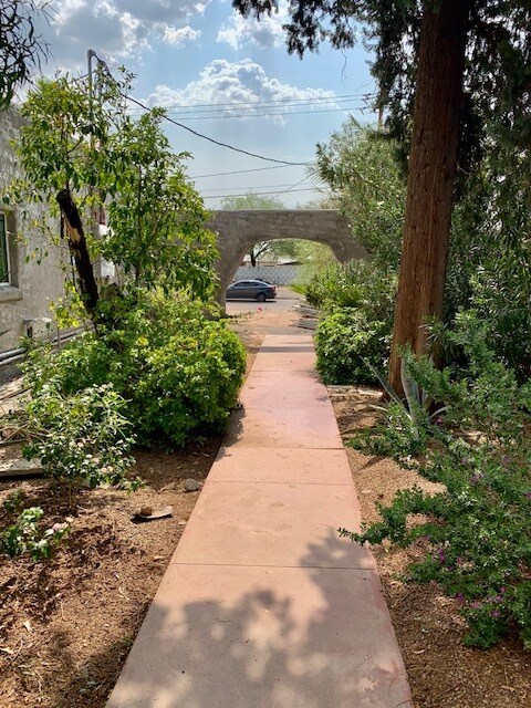 Primary Photo - 1144 N Richey Blvd