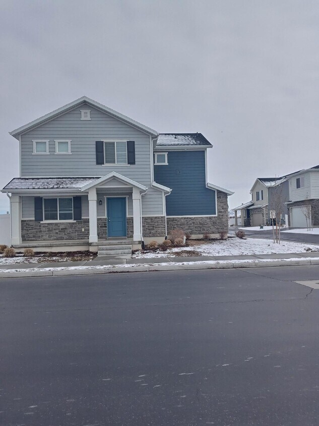 Primary Photo - 1642 W Parkview Dr