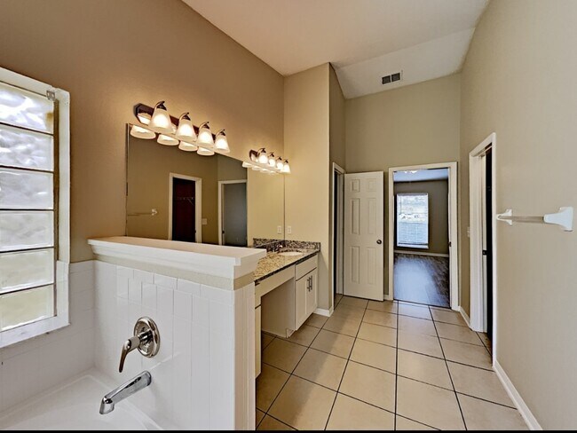 Building Photo - 2938 Hickory Ridge Dr