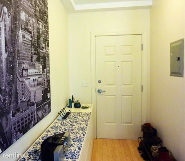 Building Photo - Studio, 1 bath Condo - 330 Summit Ave Unit...