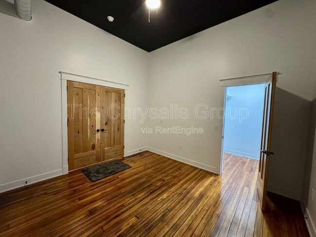 Building Photo - 209 W Main St