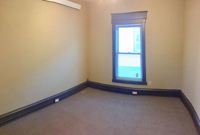 Building Photo - 112 N Quaw Blvd