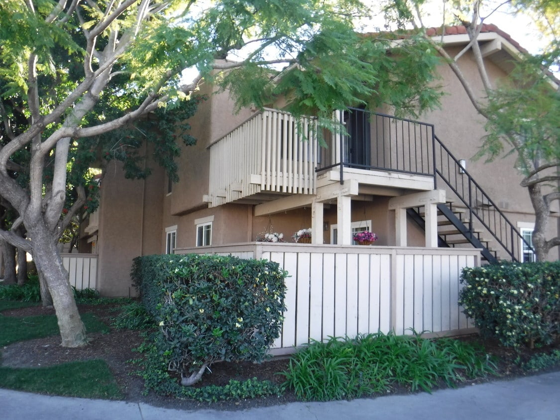 Primary Photo - 21372 Brookhurst St