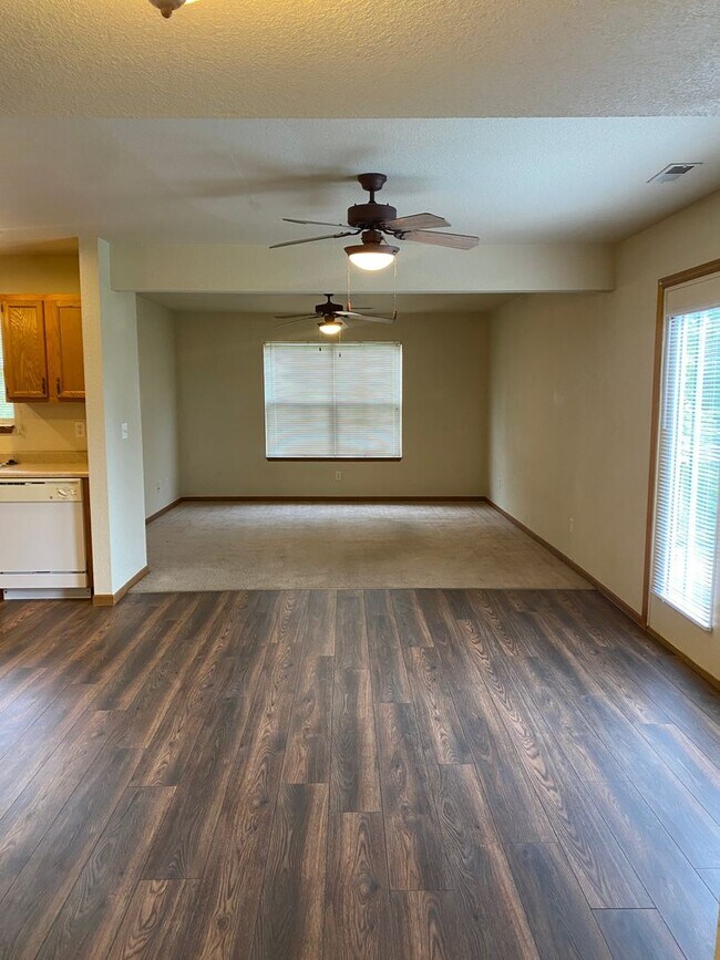 Foto del edificio - 22540 Hollow Oak Ln