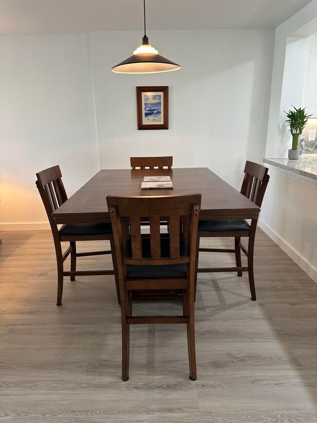 Building Photo - 141 SE 3rd Ave