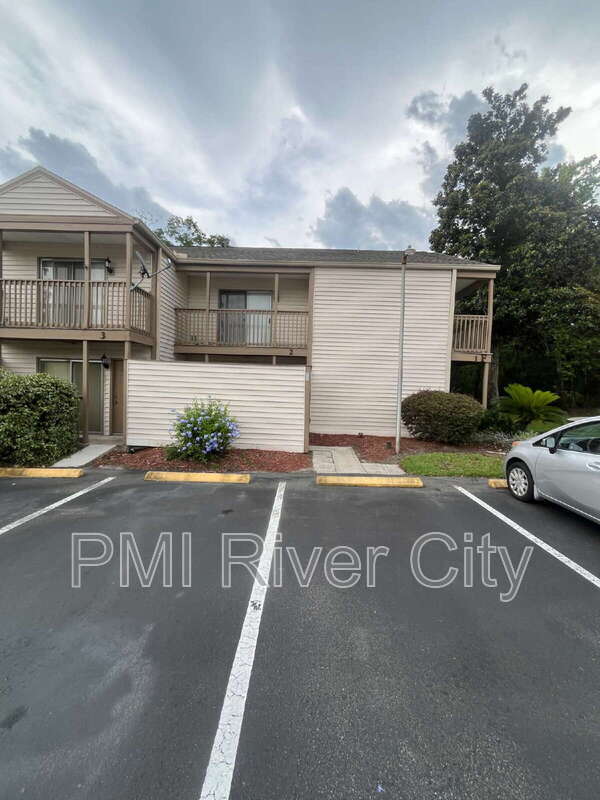 Foto del edificio - 2300 Twelve Oaks Dr