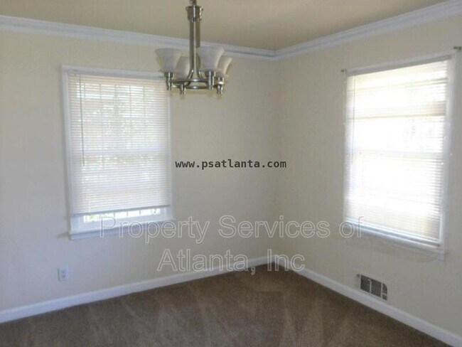 Foto del edificio - 92 Linkwood Rd NW