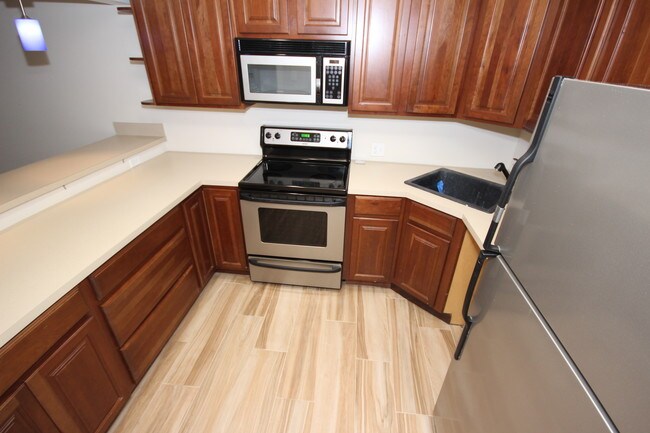 Building Photo - 2405 Lowson Blvd