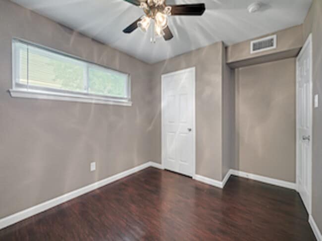 Building Photo - 3031 Sumpter St