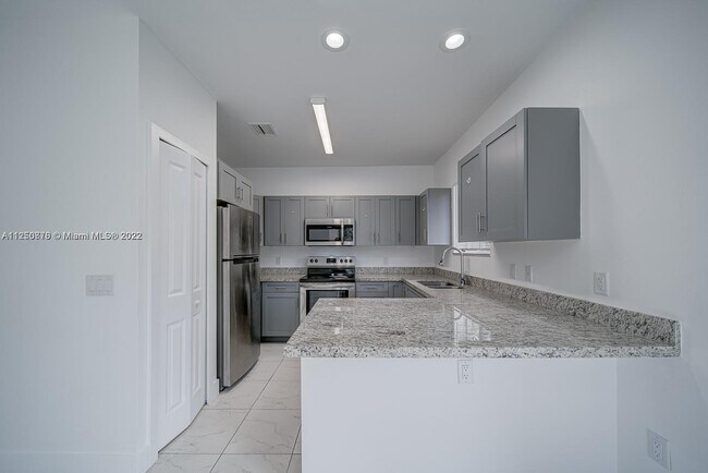 Foto del edificio - 14709 NE 7th Ave