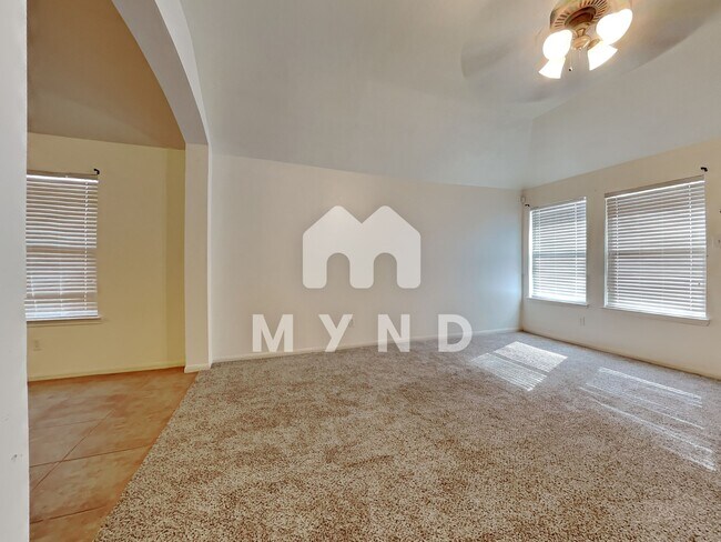 Foto del edificio - 5815 Creektrace Ln