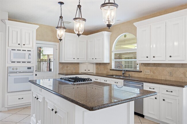 Building Photo - 13135 Finch Brook Dr