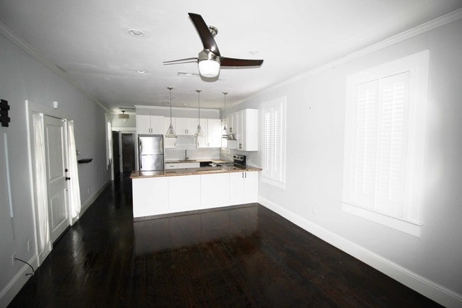 Photo - 184 Walnut St Apartment