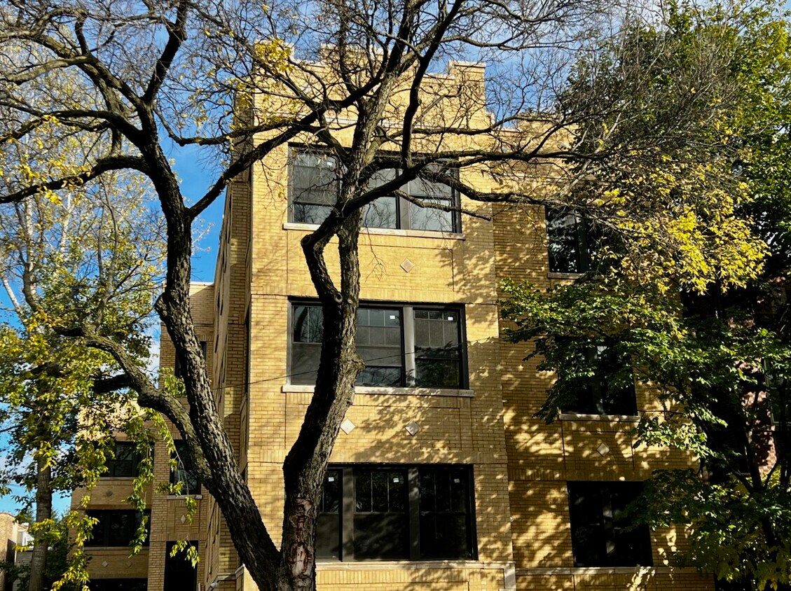 Primary Photo - 1301 S California Ave