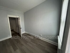 Building Photo - 430 Manor St