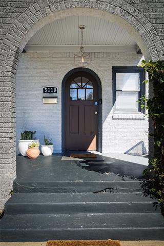 Foto del edificio - 5110 Denton Dr