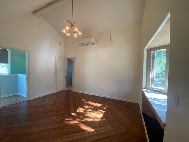 Foto del edificio - 14002 Hemlock Dr